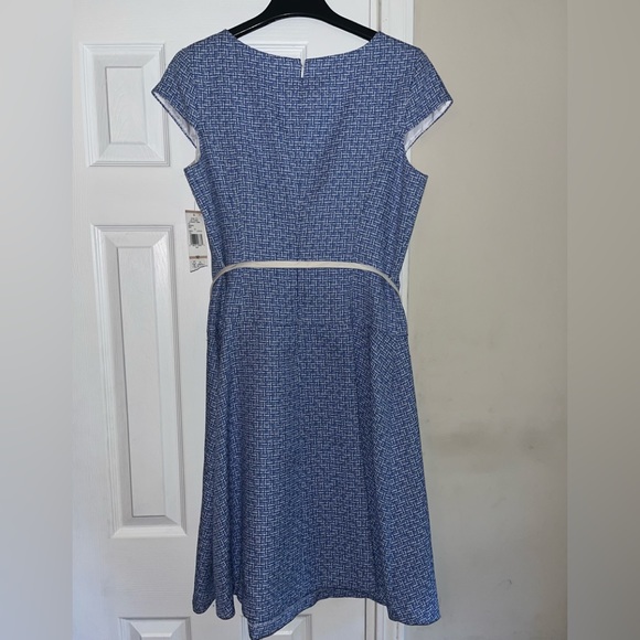 NWT, 9 & Co., Blue & White Dress with Belt, Size 12 - Picture 7 of 7